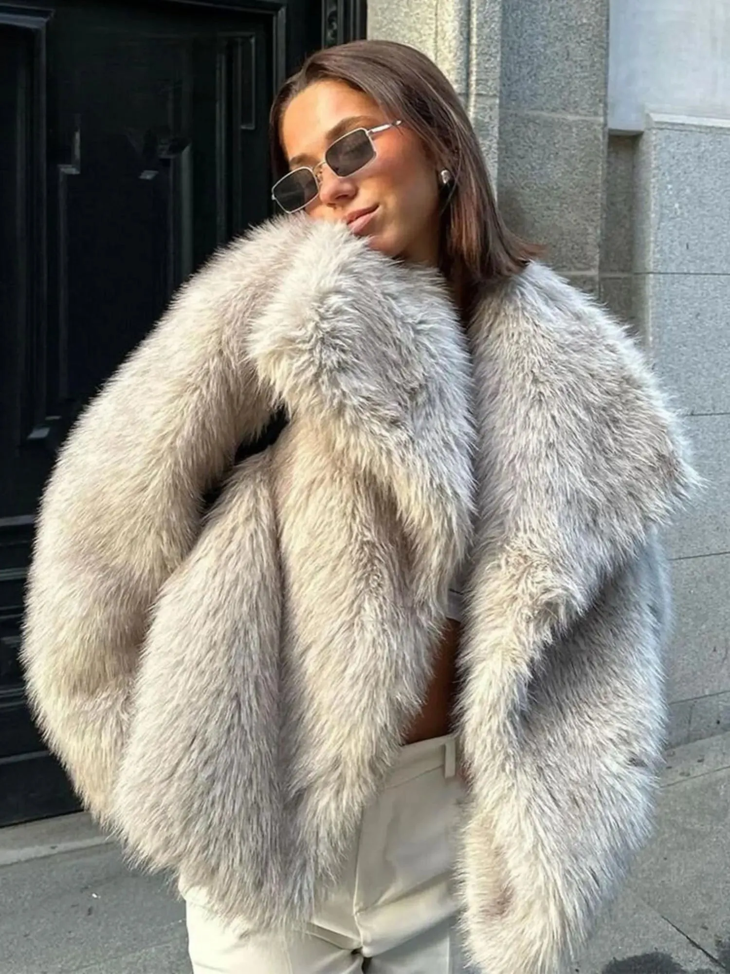 Audrey - Bold & Elegant Plush Fur Woman's Jacket