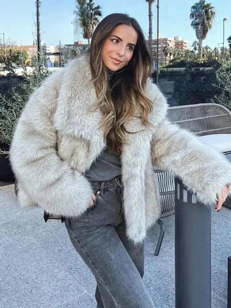 Audrey - Bold & Elegant Plush Fur Woman's Jacket