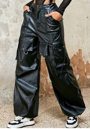 Daring Urban Utility High-Waisted Cargo Pants with Functional Edge