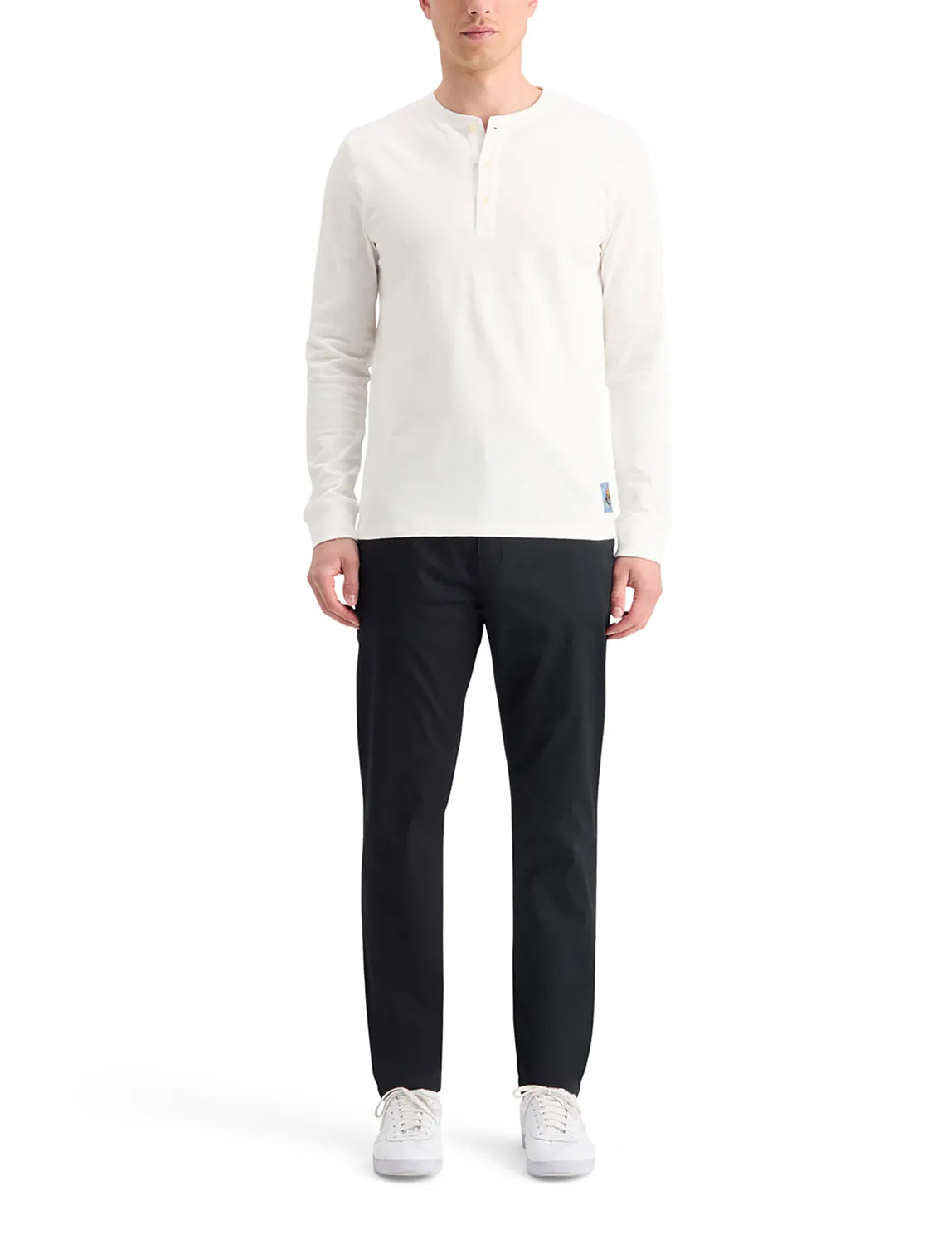 ESSENTIALS - Stuart Regular Slim Fit Chino - Black
