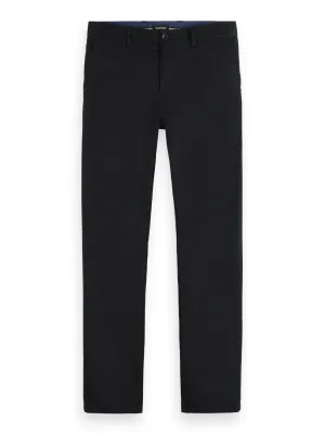 ESSENTIALS - Stuart Regular Slim Fit Chino - Black