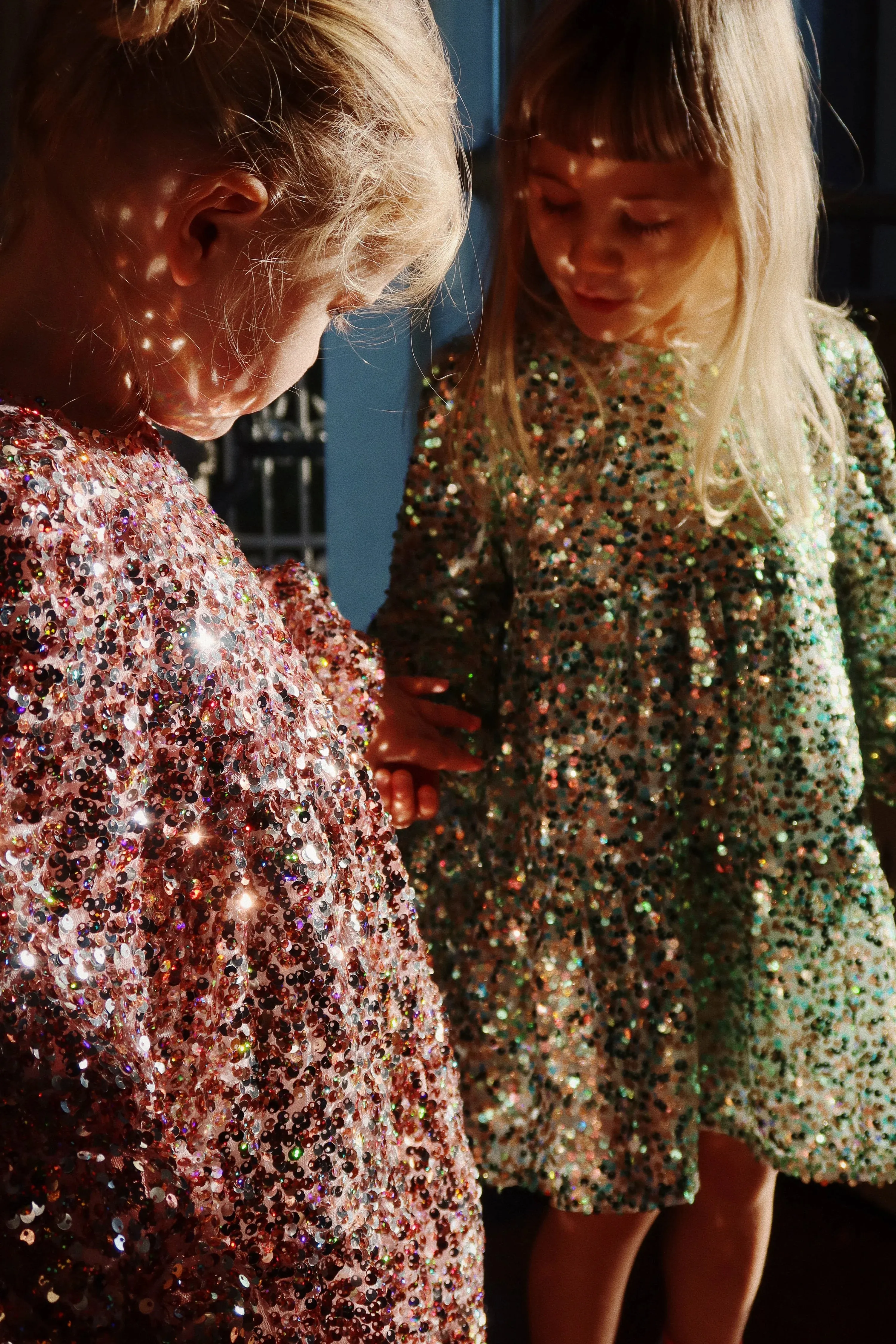 LILA SEQUINS DRESS - GREY/ROSA
