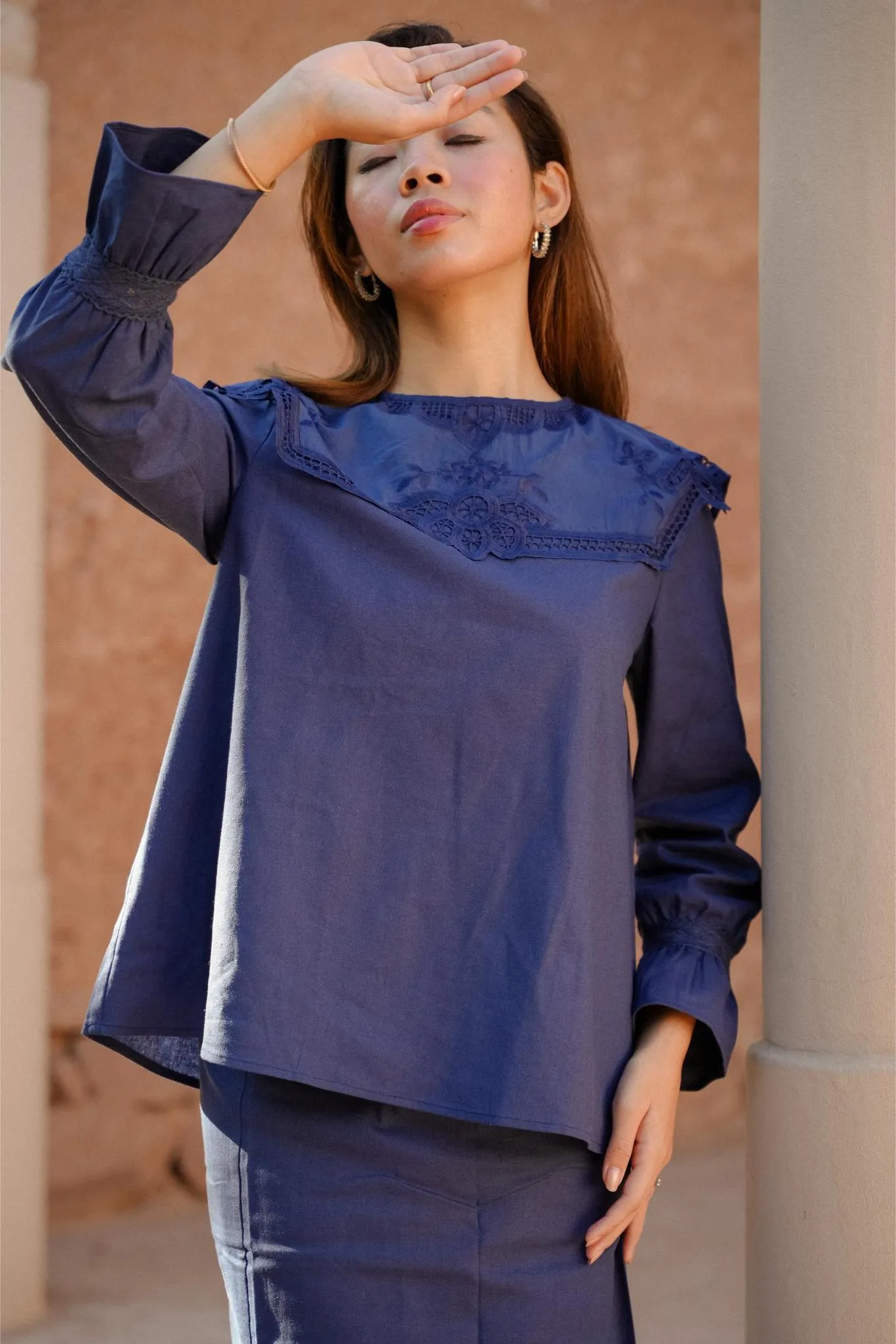 MARGOT KURUNG IN NAVY