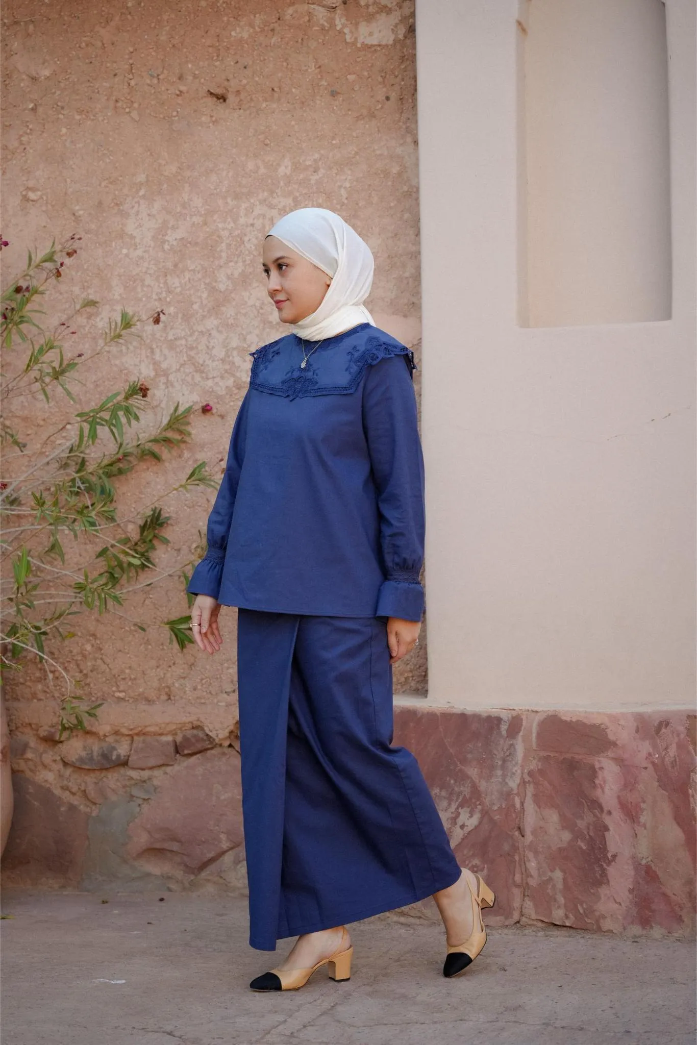 MARGOT KURUNG IN NAVY