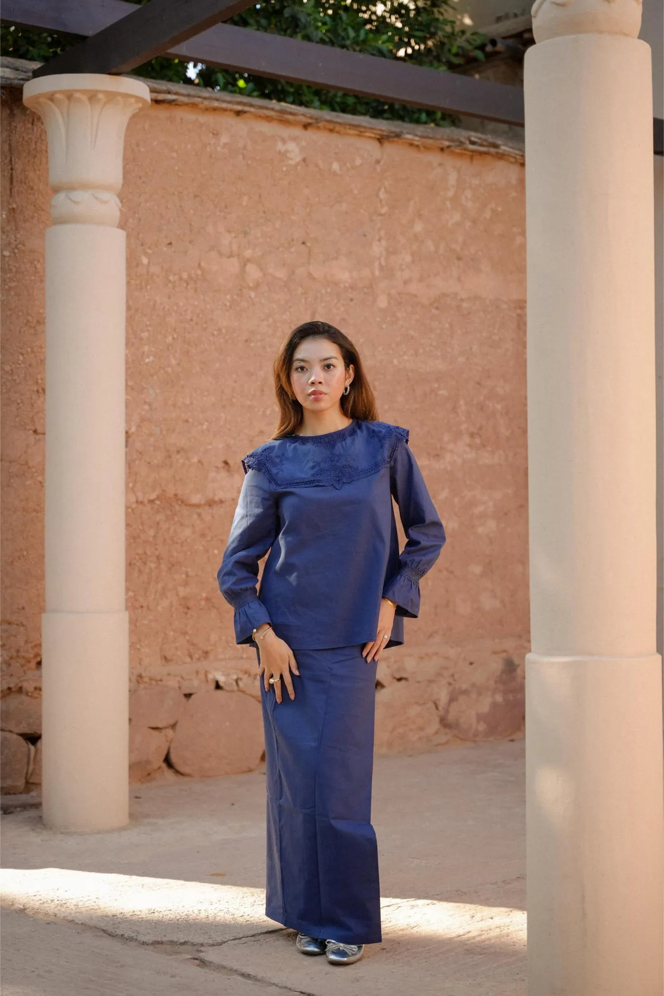 MARGOT KURUNG IN NAVY