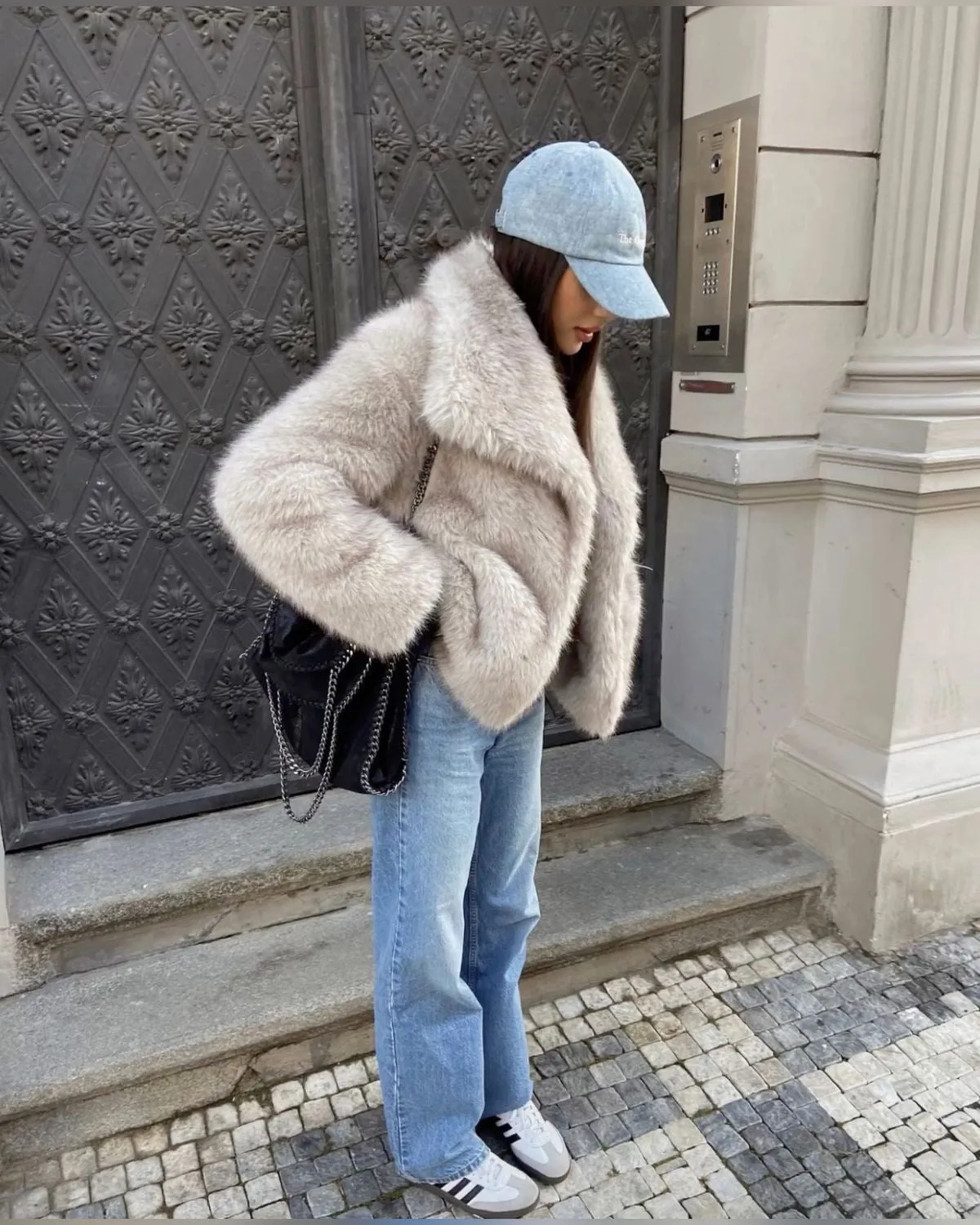 Merryn - Soft and Cozy Woman's Fur Coat