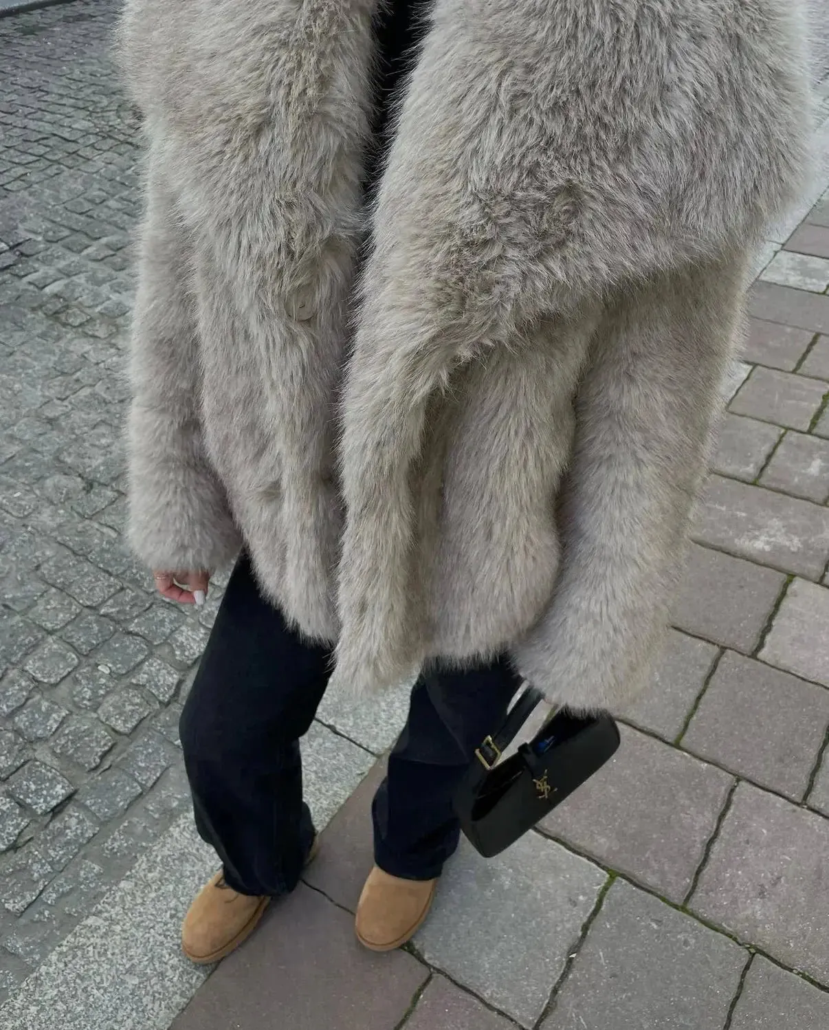 Merryn - Soft and Cozy Woman's Fur Coat