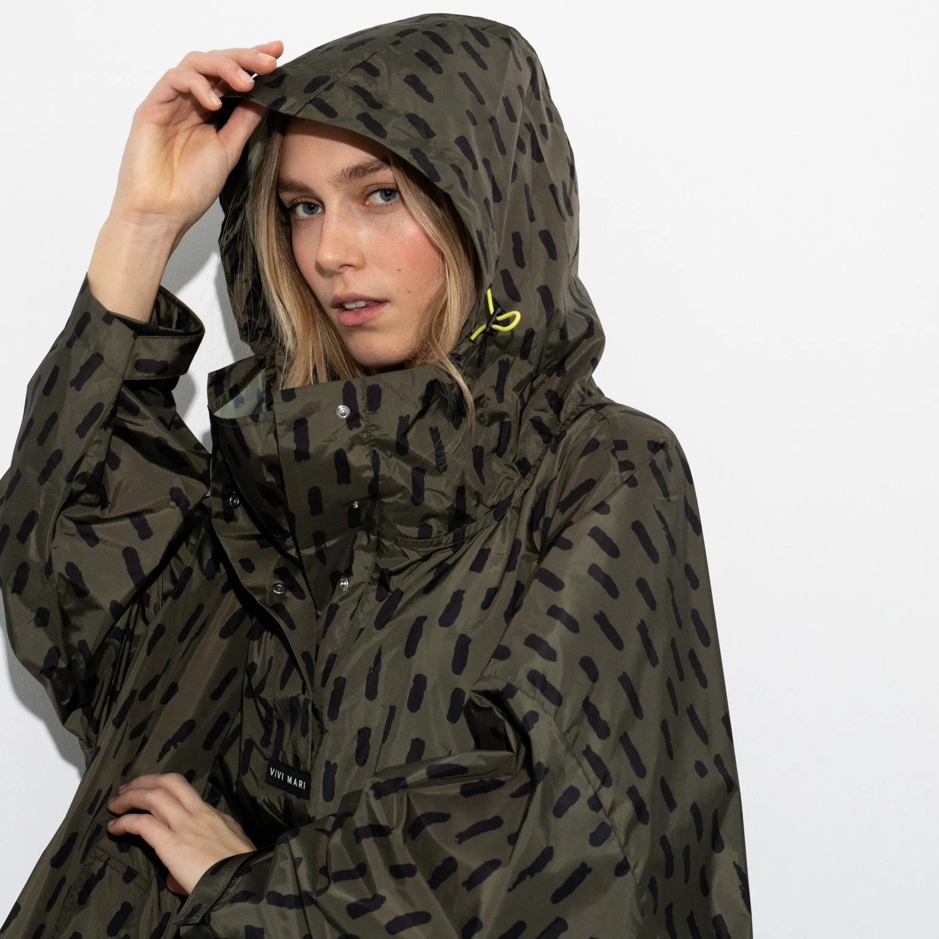 Raincoat drops olive/black