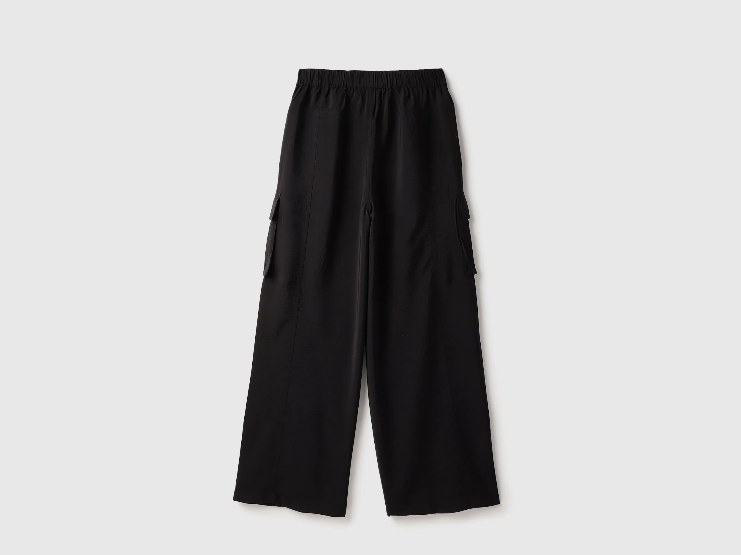 Solid Wide Leg Fit Cargo Pants
