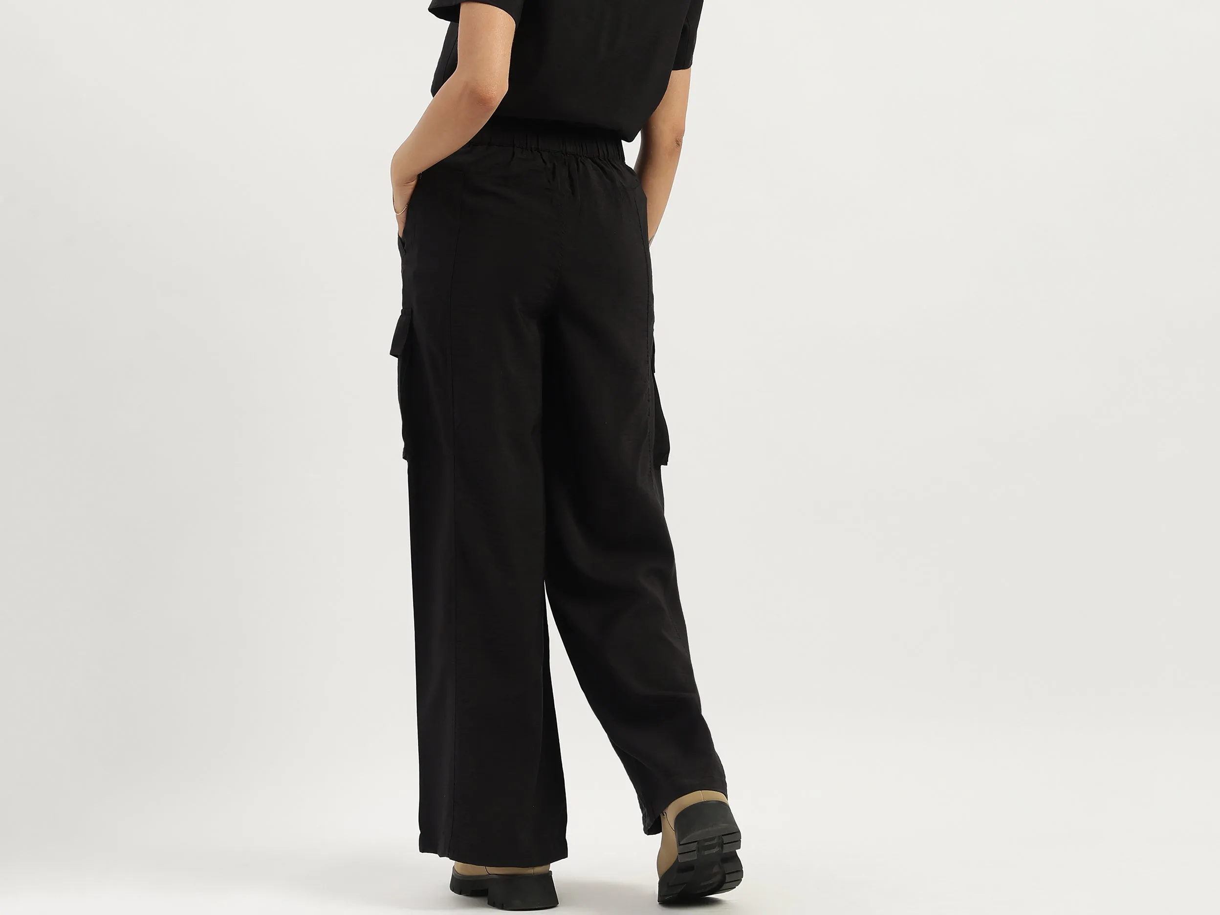 Solid Wide Leg Fit Cargo Pants