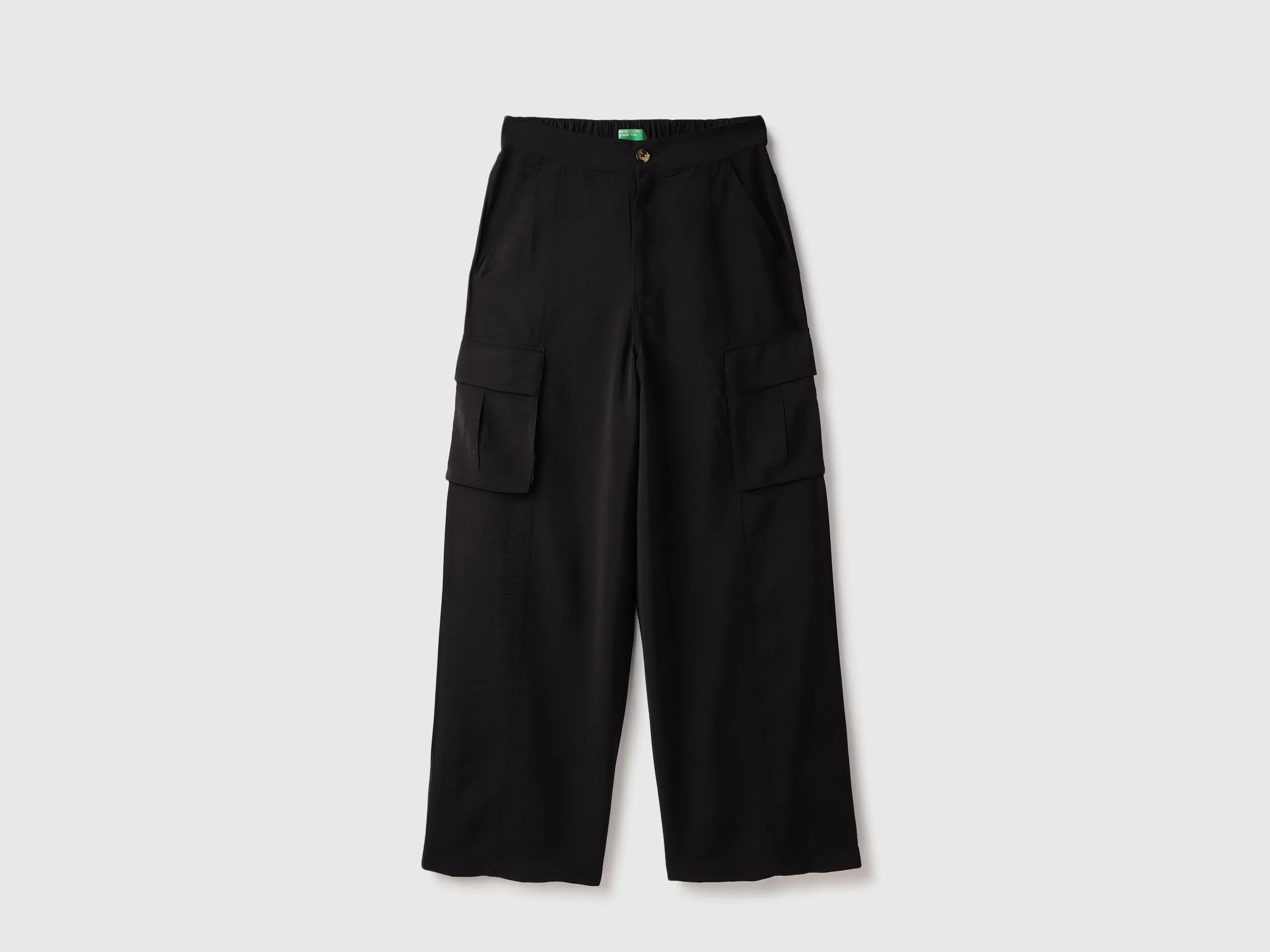Solid Wide Leg Fit Cargo Pants