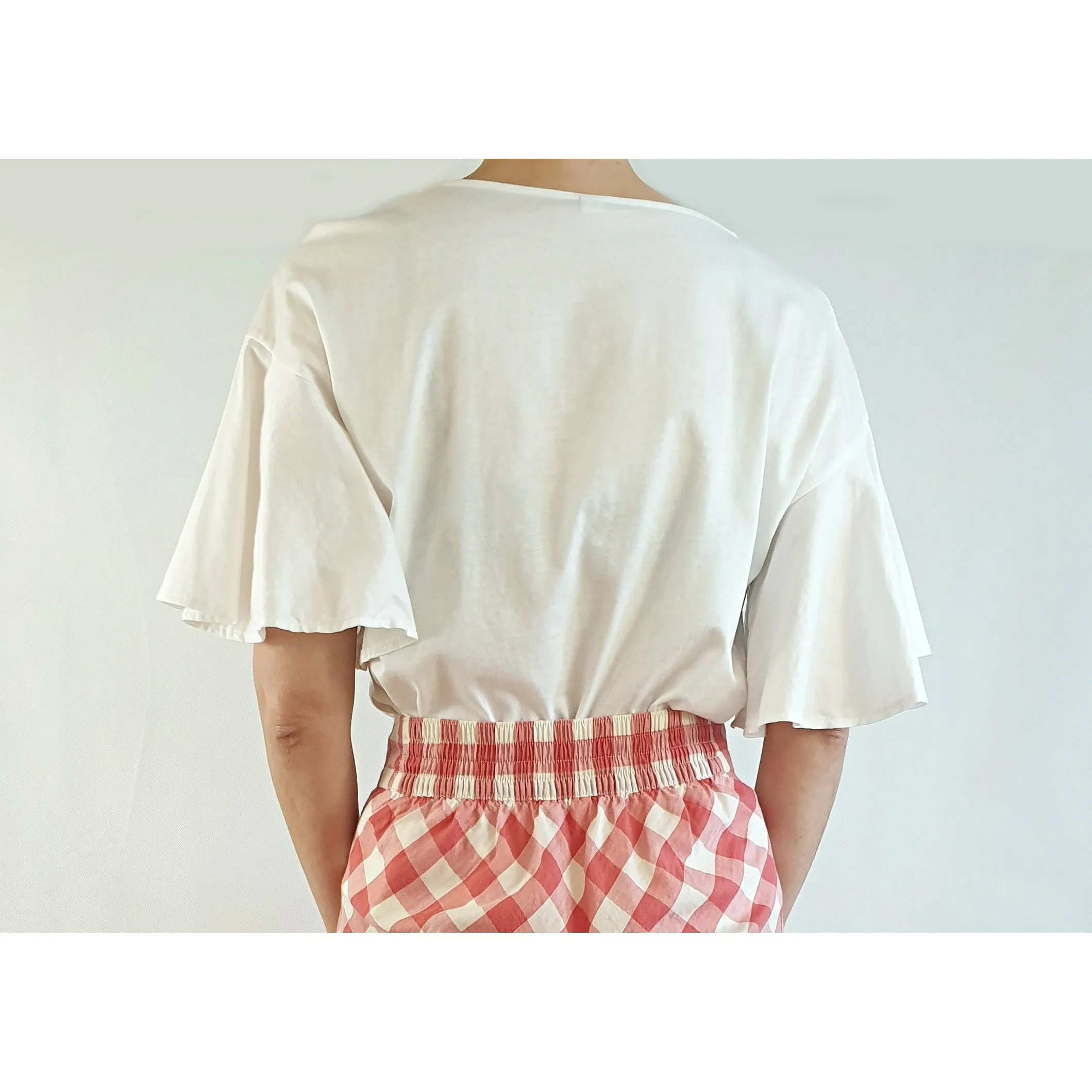 Uniqlo purple white tee shirt with flared arm detail size XS (best fits 6-8)