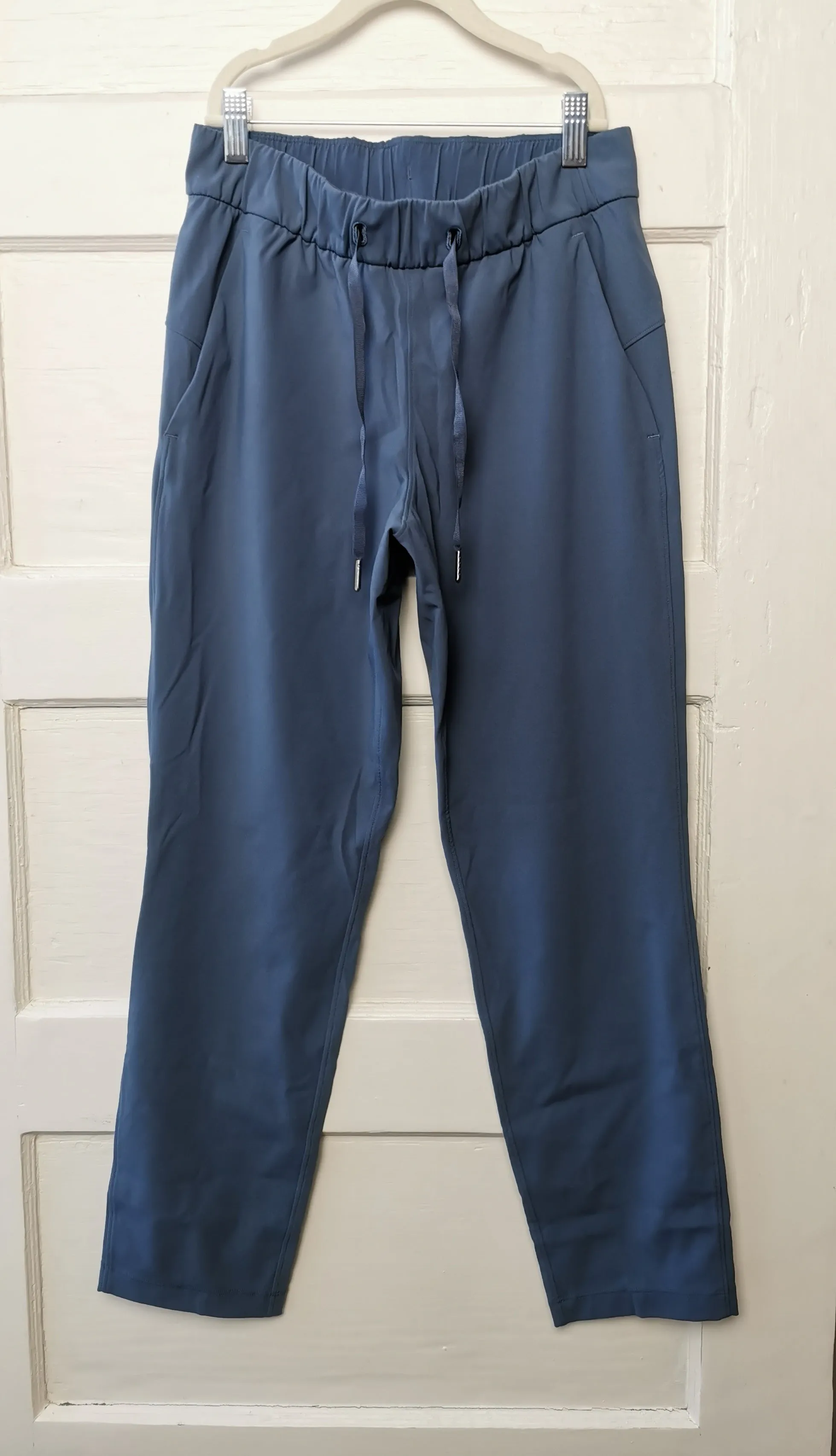 WOMENS SIZE 4 - LULULEMON, Lightweight Trouser Drawstring Pants EUC B58